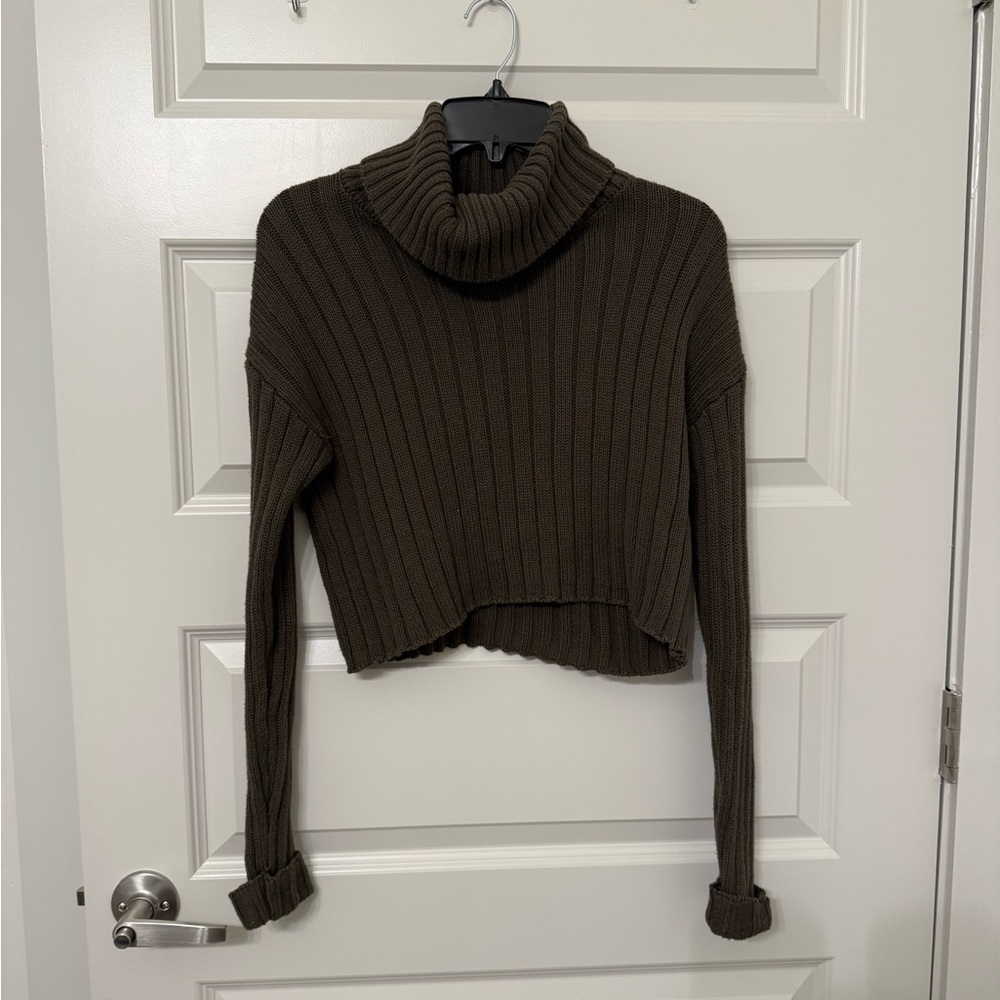 Forever 21 cropped turtleneck sweater